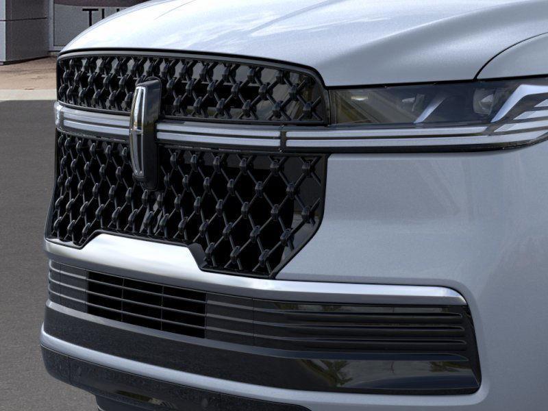 new 2025 Lincoln Navigator car, priced at $103,286