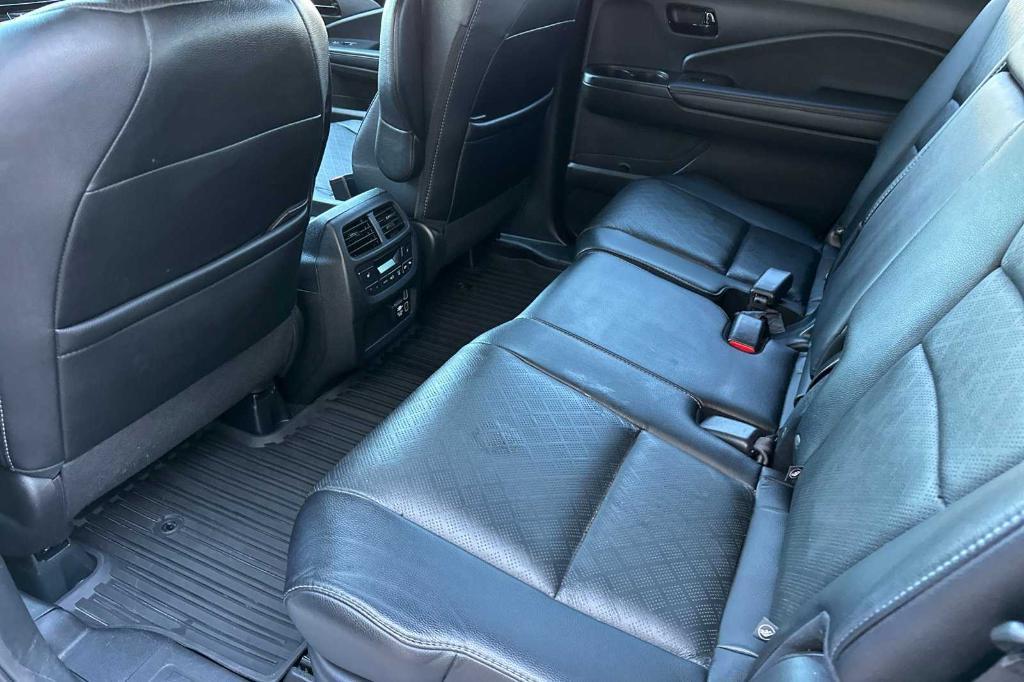 used 2022 Honda Passport car, priced at $30,468