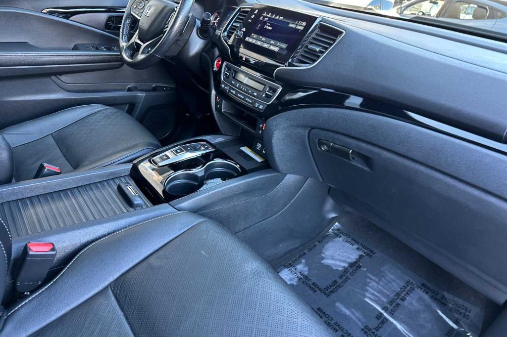 used 2022 Honda Passport car, priced at $30,468