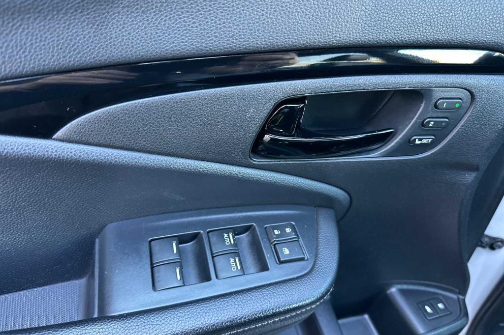 used 2022 Honda Passport car, priced at $30,468