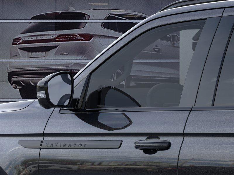 new 2025 Lincoln Navigator car, priced at $105,206