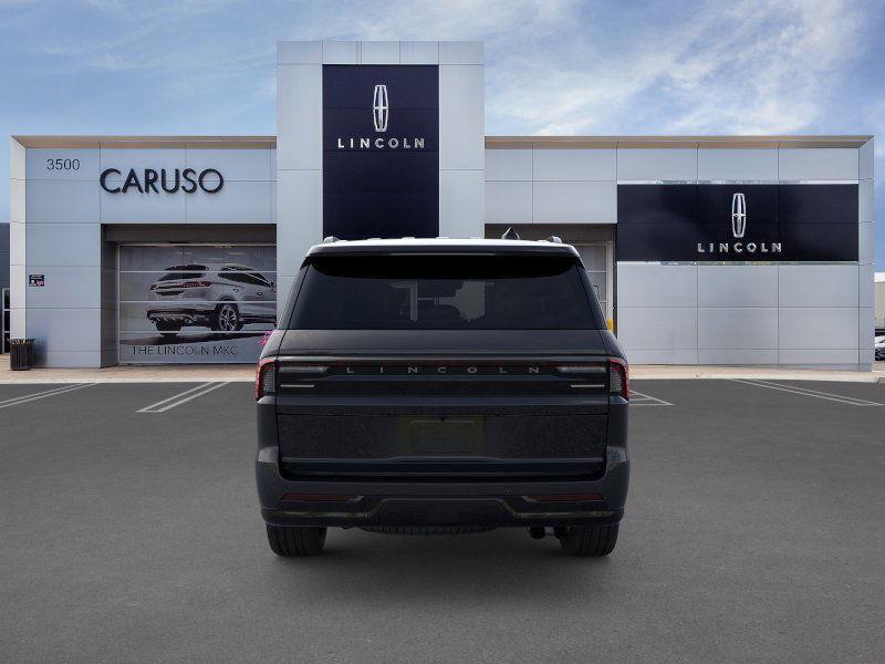new 2025 Lincoln Navigator car, priced at $105,206