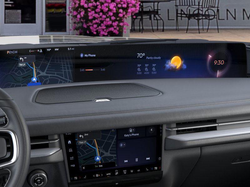 new 2025 Lincoln Navigator car, priced at $105,206