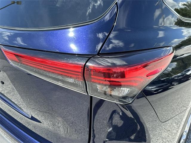 used 2023 Toyota Highlander car, priced at $29,105
