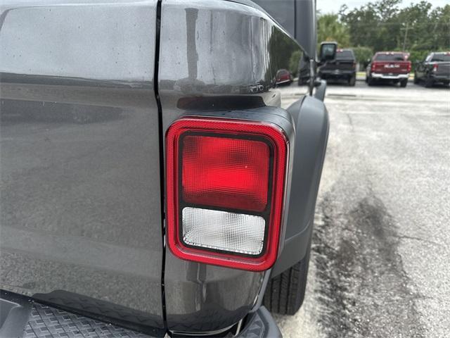 new 2025 Jeep Gladiator car, priced at $39,949