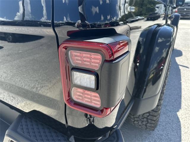 new 2025 Jeep Gladiator car, priced at $45,739
