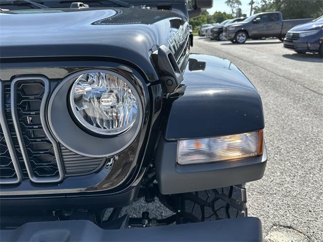 new 2025 Jeep Gladiator car, priced at $42,977