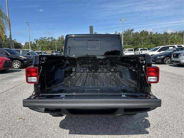 new 2025 Jeep Gladiator car, priced at $42,977