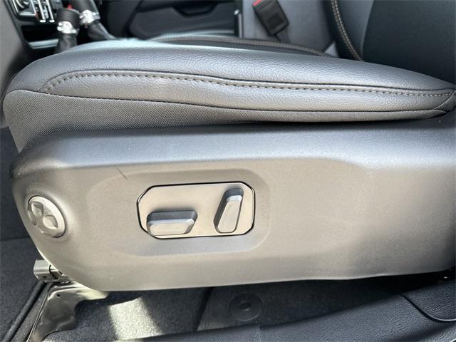 new 2025 Jeep Gladiator car, priced at $42,977
