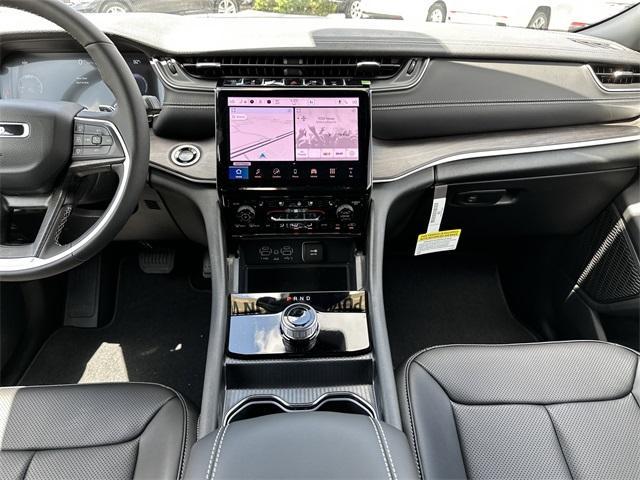 new 2025 Jeep Grand Cherokee car, priced at $44,074