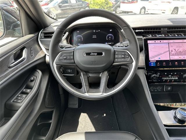 new 2025 Jeep Grand Cherokee car, priced at $44,074