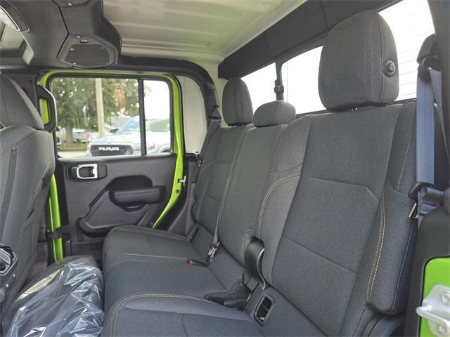 new 2025 Jeep Gladiator car, priced at $42,105