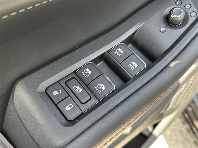 new 2025 Jeep Grand Cherokee L car, priced at $54,946