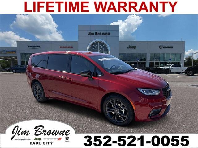 new 2026 Chrysler Pacifica car, priced at $40,505