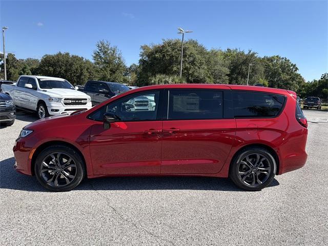 new 2026 Chrysler Pacifica car, priced at $40,505