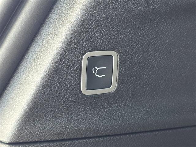 new 2026 Chrysler Pacifica car, priced at $45,881