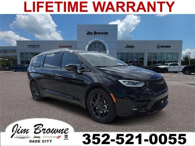 new 2026 Chrysler Pacifica car, priced at $46,681