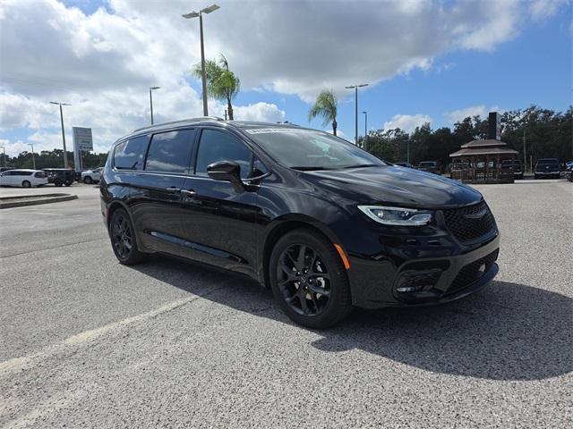 new 2026 Chrysler Pacifica car, priced at $46,681