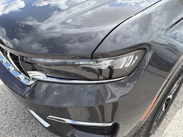 new 2025 Jeep Grand Cherokee car, priced at $39,303