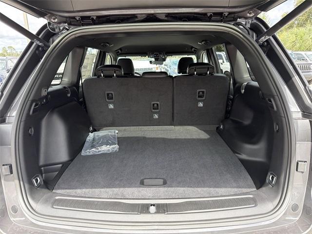 new 2025 Jeep Grand Cherokee car, priced at $39,303