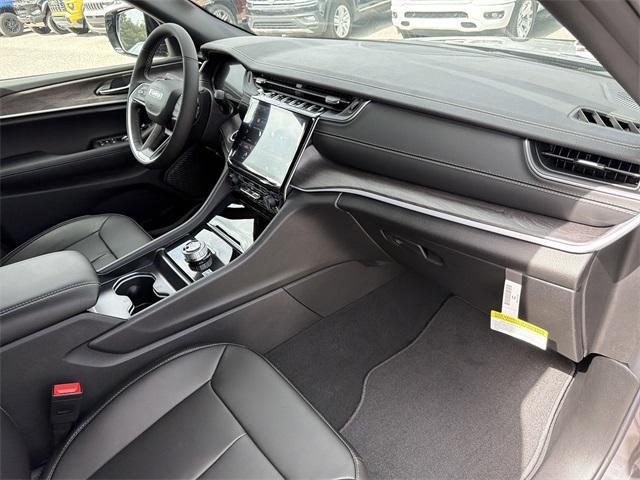 new 2025 Jeep Grand Cherokee car, priced at $39,303