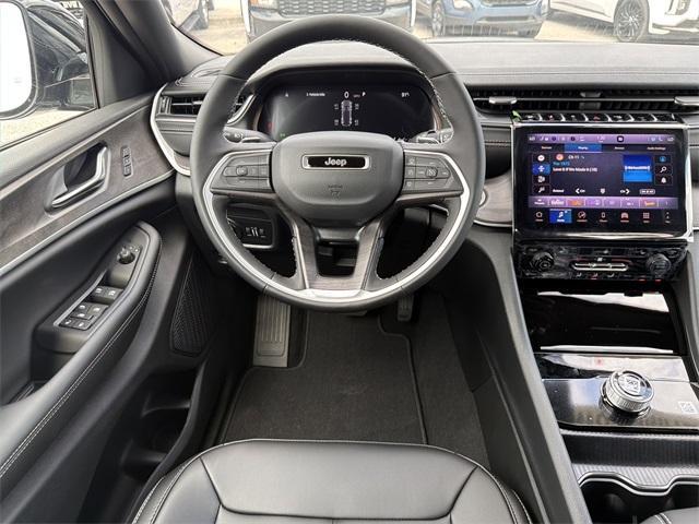 new 2025 Jeep Grand Cherokee car, priced at $39,303