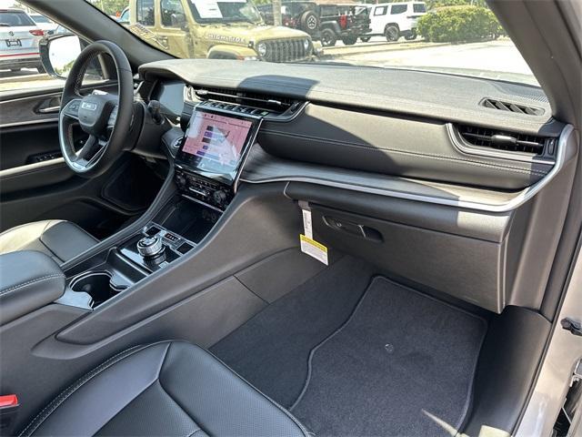 new 2025 Jeep Grand Cherokee car, priced at $44,074