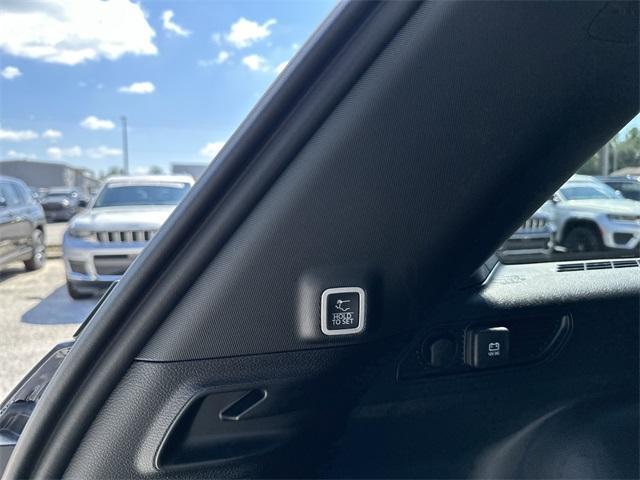 new 2025 Jeep Grand Cherokee car, priced at $36,192