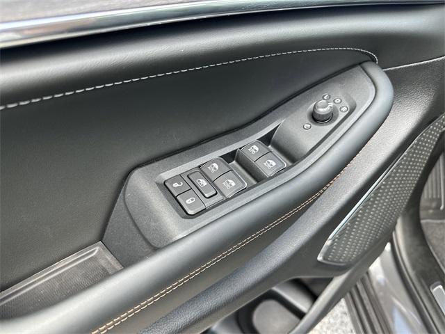 new 2025 Jeep Grand Cherokee L car, priced at $54,946