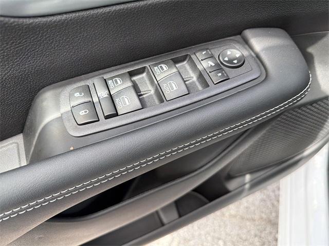 new 2026 Chrysler Pacifica car, priced at $47,833