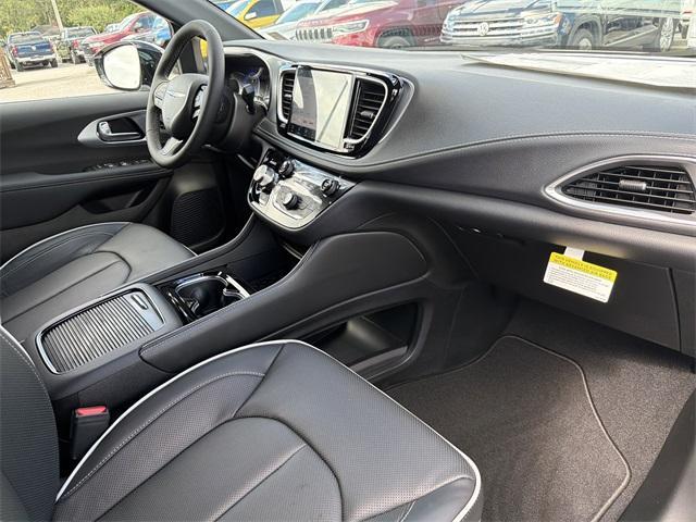 new 2026 Chrysler Pacifica car, priced at $47,833