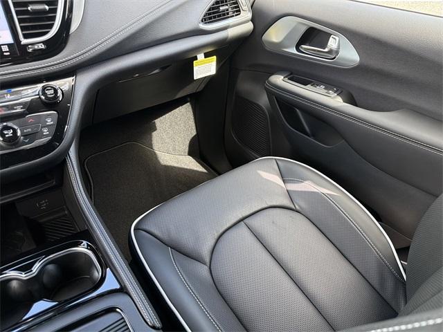 new 2026 Chrysler Pacifica car, priced at $47,833