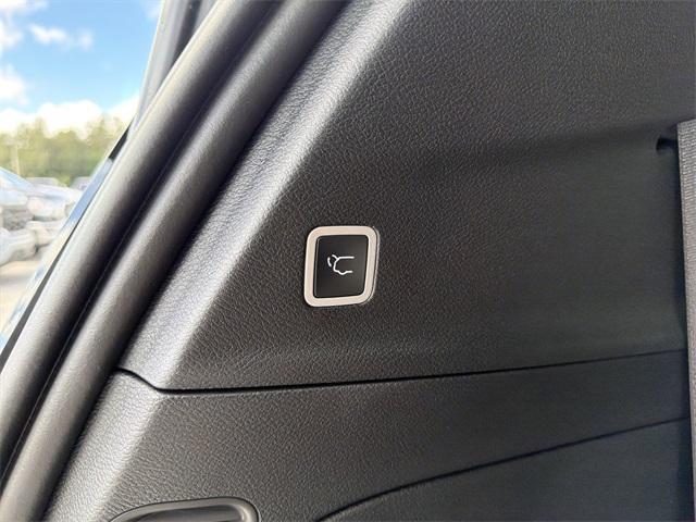 new 2026 Chrysler Pacifica car, priced at $47,833