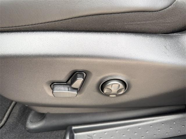 new 2026 Chrysler Pacifica car, priced at $46,827