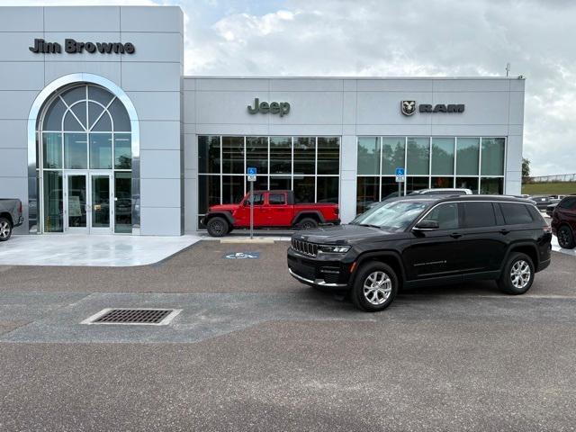 used 2024 Jeep Grand Cherokee L car, priced at $32,791