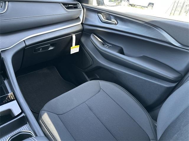 new 2025 Jeep Grand Cherokee car, priced at $36,067