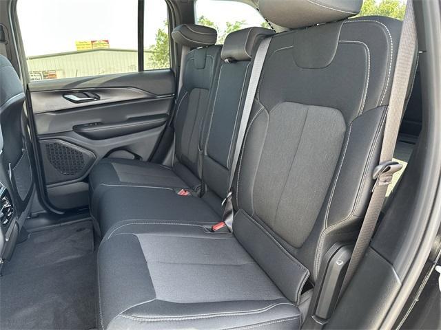 new 2025 Jeep Grand Cherokee car, priced at $36,067