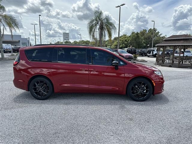 new 2025 Chrysler Pacifica car, priced at $42,615