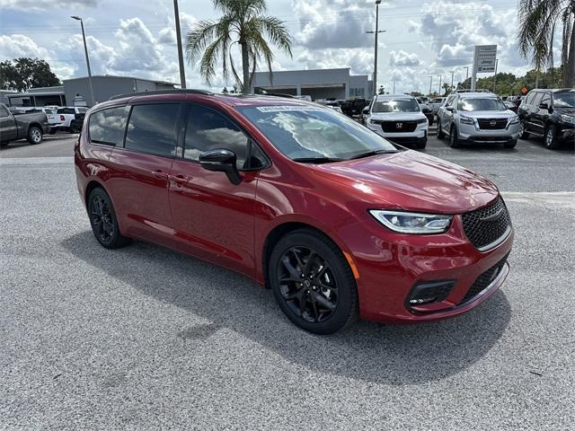 new 2025 Chrysler Pacifica car, priced at $42,615