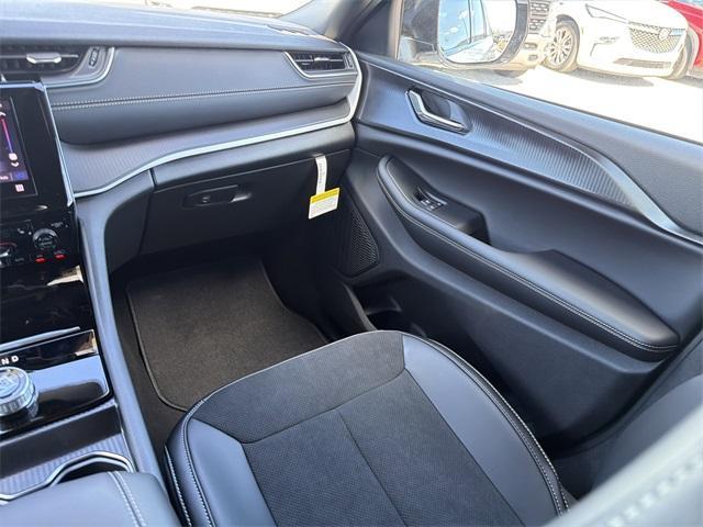 new 2025 Jeep Grand Cherokee L car, priced at $40,948