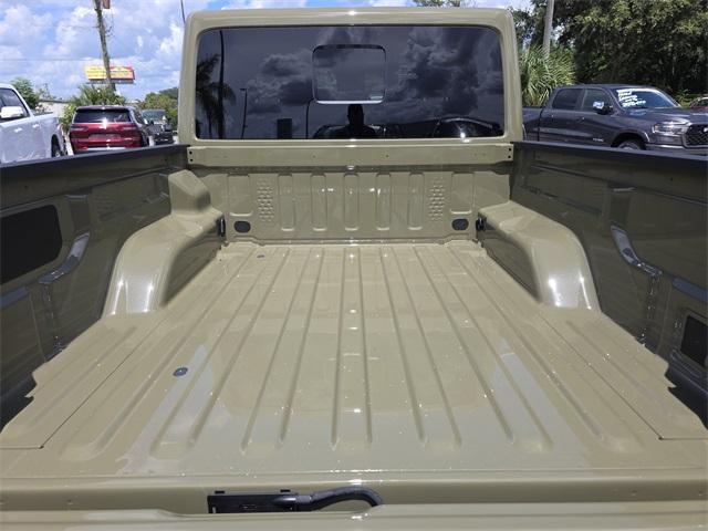 new 2025 Jeep Gladiator car, priced at $45,739