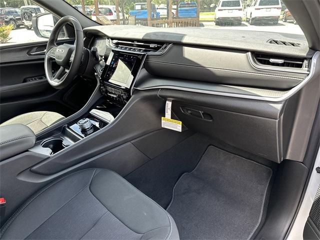 new 2025 Jeep Grand Cherokee car, priced at $35,531
