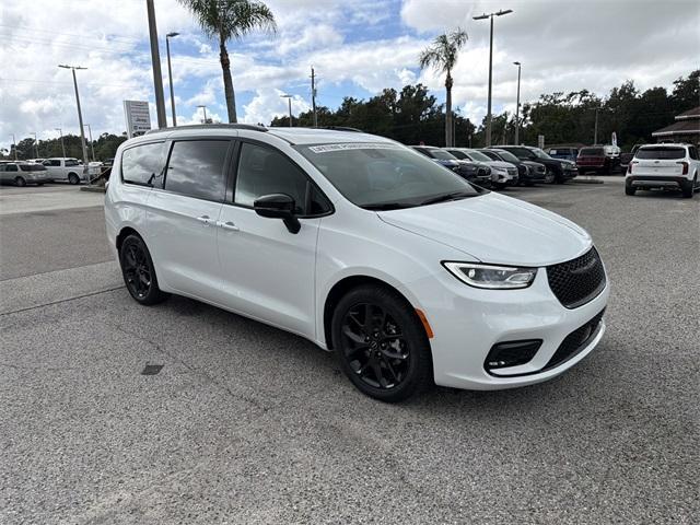 new 2026 Chrysler Pacifica car, priced at $46,681