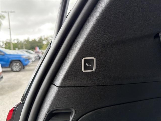 new 2026 Chrysler Pacifica car, priced at $46,681