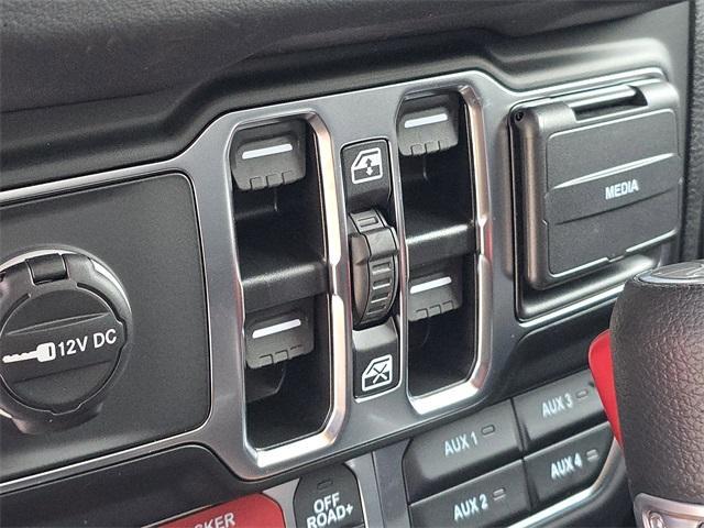 new 2025 Jeep Gladiator car, priced at $45,739