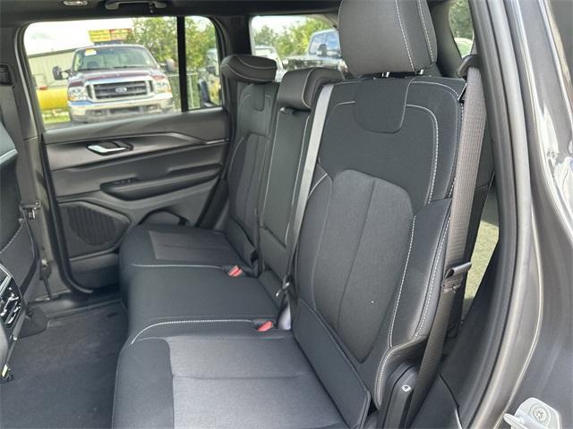 new 2025 Jeep Grand Cherokee car, priced at $36,067