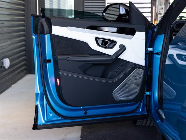 used 2023 Lamborghini Urus car, priced at $257,888