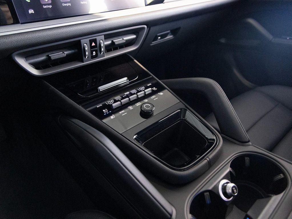 new 2025 Porsche Cayenne car, priced at $116,785
