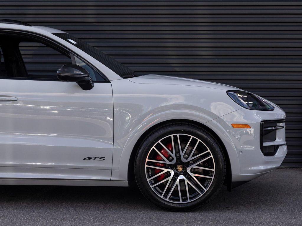 new 2025 Porsche Cayenne car, priced at $162,975