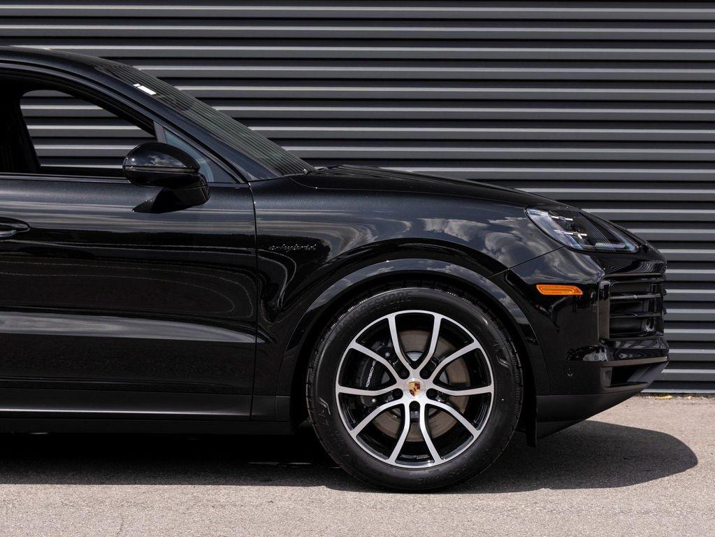 new 2025 Porsche Cayenne car, priced at $127,965